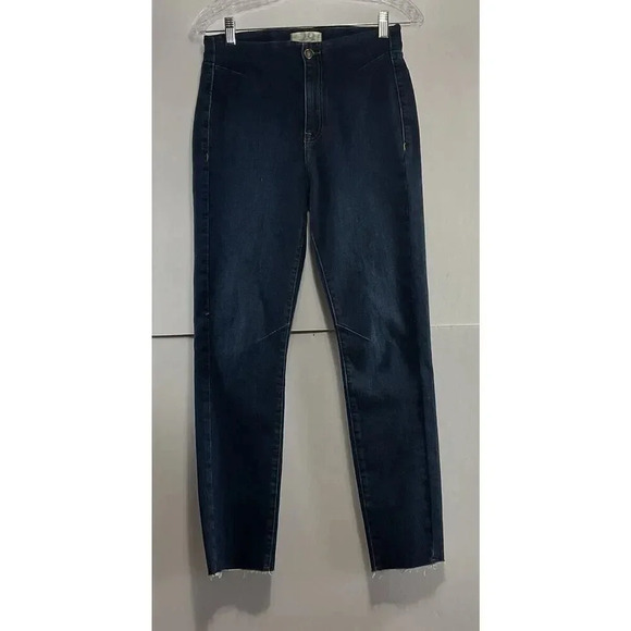 We The Free Twenty Nine Women's Size 29 Dark Wash Denim Jeans Raw Hem - Picture 1 of 9